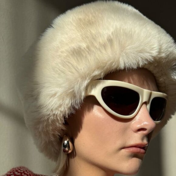 Stella McCartney Tan Mocha Slight Cat Eye Gradiant Sunglasses main image 10